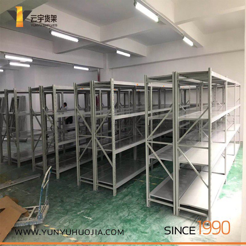 中型仓库货架安装图